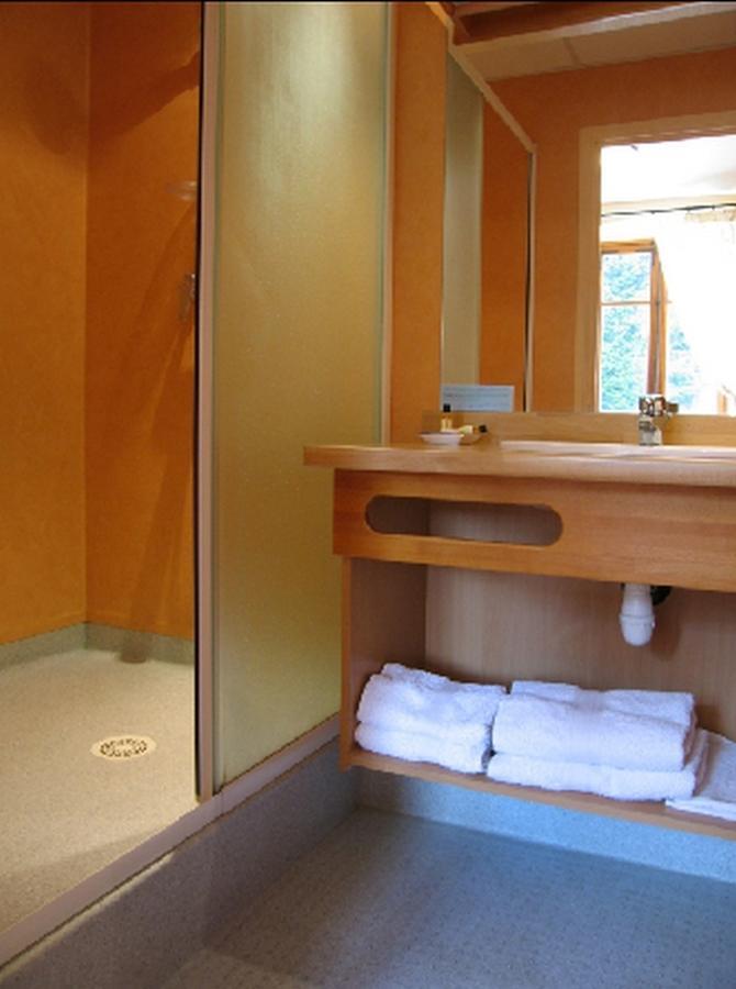 Hotel La Clairiere Chambon-sur-Dolore Pokoj fotografie